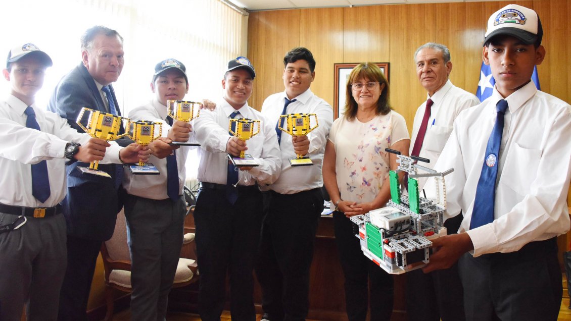 Alumnos del Liceo Politécnico de Arica viajarán a Estados Unidos tras idear la 