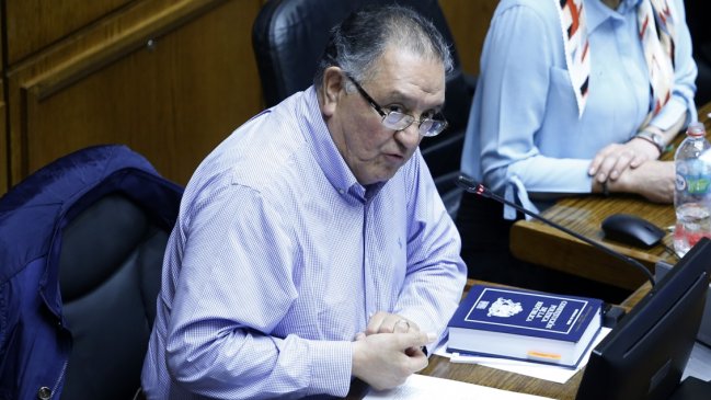 Huenchumilla pidió a Carabineros devolver liceo ocupado en Ercilla