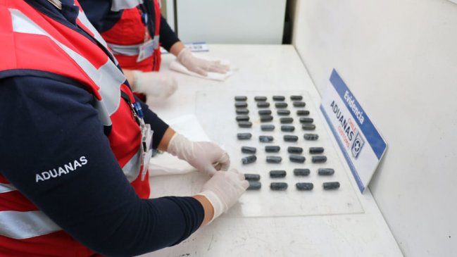 Turistas fueron sorprendidas con más de 600 ovoides de cocaína en Iquique
