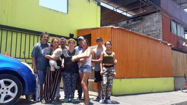 Iquique: Familias afectadas por incendio en Noche Buena se levantan a días de Año Nuevo