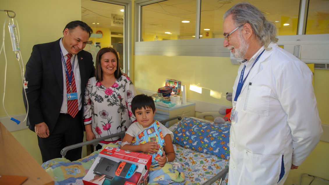Chillán: Niños hospitalizados e hijos de reclusos también tuvieron su Navidad