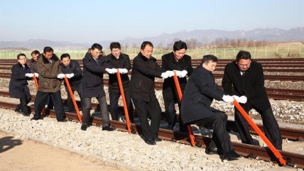   Las Coreas celebraron ceremonia simbólica de unión por tren 