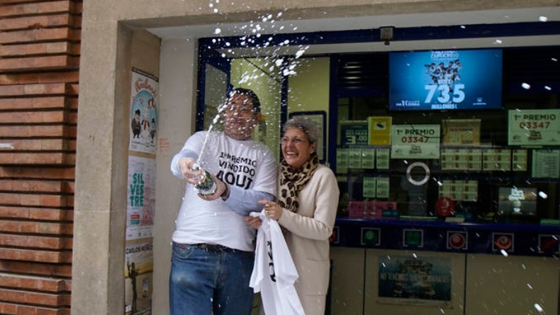 Hombre se ganó la lotería, la cobró y murió al día siguiente