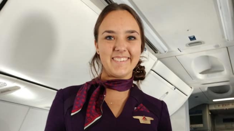 El gesto de un papá con su hija azafata que se viralizó