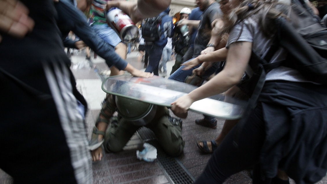 Cinco carabineros resultaron heridos tras incidentes en protesta por Catrillanca