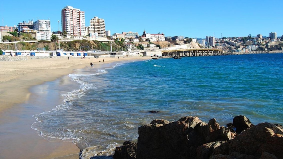Hombre murió ahogado en playa Caleta Abarca de Viña del Mar