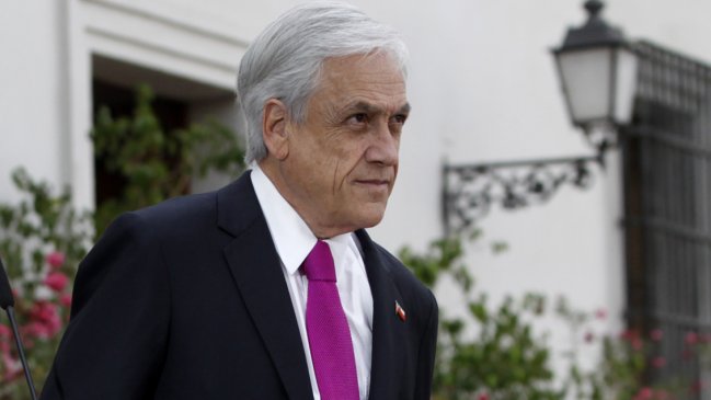 Chilenos le ponen nota 4,3 a Piñera, lejos de su autoevaluación 