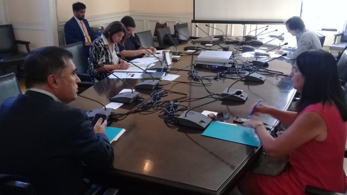 Sólo cinco diputados en la única comisión que trabaja hoy en el Congreso