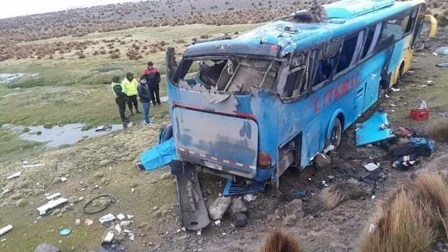 Un chileno fallecido dejó volcamiento de bus cerca del control fronterizo de Tambo Quemado