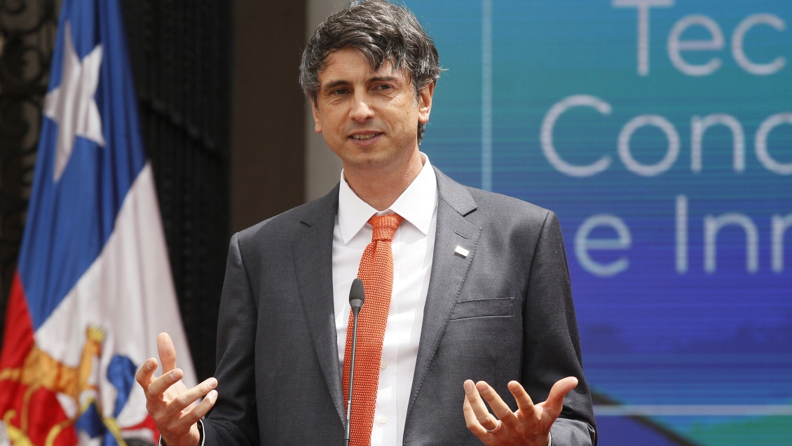 Ministro: Tenemos que lograr que los privados aumenten su inversión en ciencia