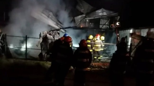 Incendio en una casa dejó una persona fallecida en la Región de Los Lagos