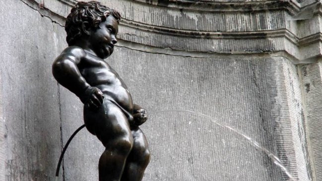 Comenzaron a regir altas multas por orinar en la calle en Valparaíso