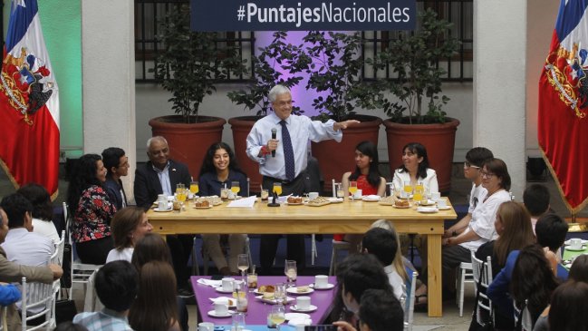 Piñera desayunó con puntajes nacionales de la PSU en La Moneda