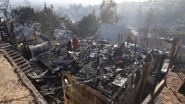 PDI investiga causas del incendio forestal en Limache