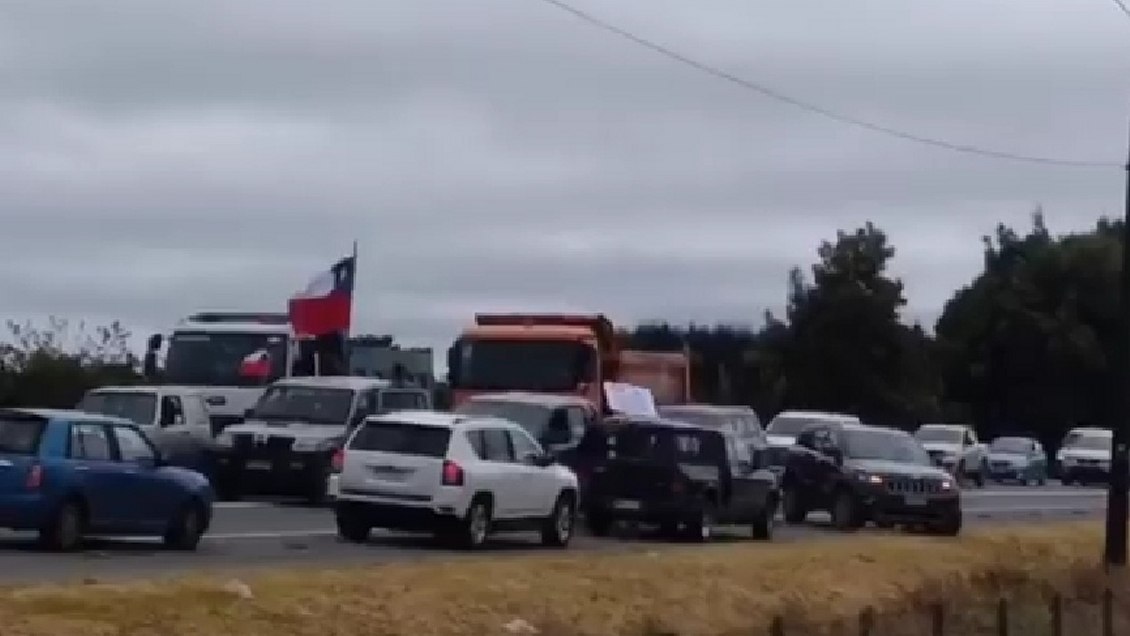 Puerto Varas: Vecinos se tomaron ruta a Ensenada por disputa de camino