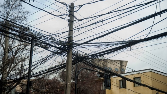 Enel activó plan preventivo por pronóstico de viento y chubascos en la Región Metropolitana