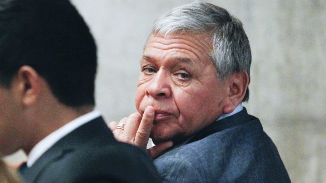 Ex alcalde de Cerro Navia pide sobreseimiento en Caso Basura