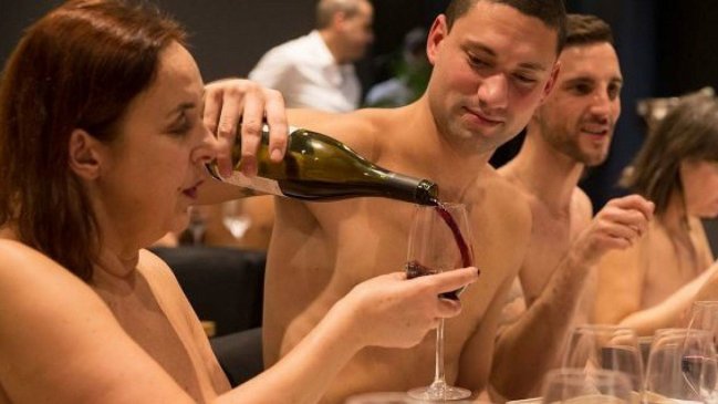 El primer restaurante nudista de París cierra sus puertas tras solo 15 meses de funcionamiento