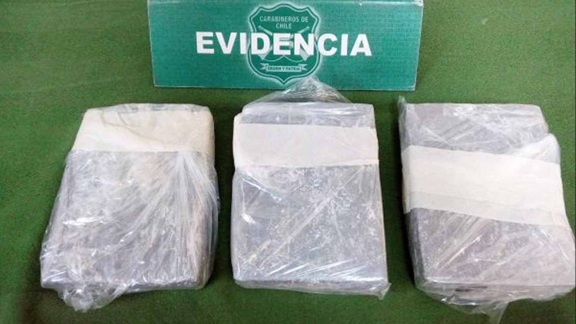 Transacción de droga terminó con tres detenidos en Lo Espejo