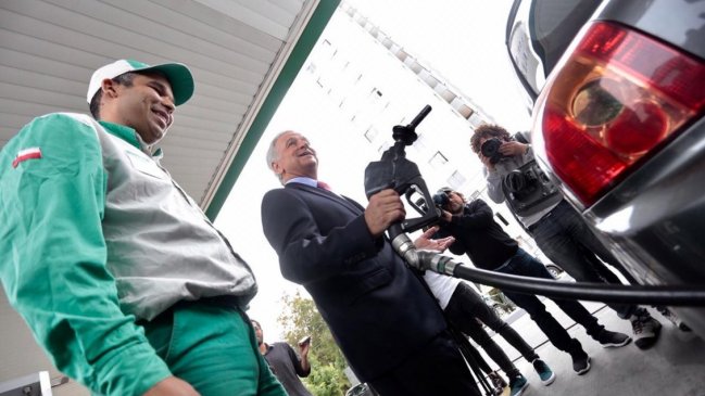Gobierno anunció siete semanas más de baja en el precio de los combustibles