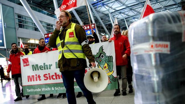 Alemania: Más de 100 mil afectados por huelga de seguridad en tres aeropuertos