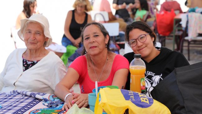 Atacama: Tres municipios se unen para llevar vecinos a la playa