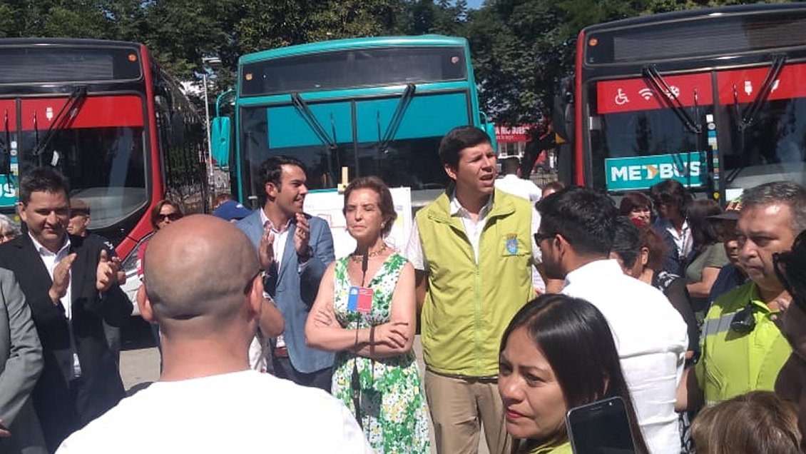 Taxistas funaron a la ministra de Transportes por su gestión de Uber y Cabify