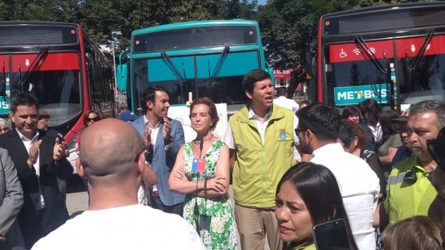 Taxistas funaron a la ministra de Transportes por su gestión de Uber y Cabify