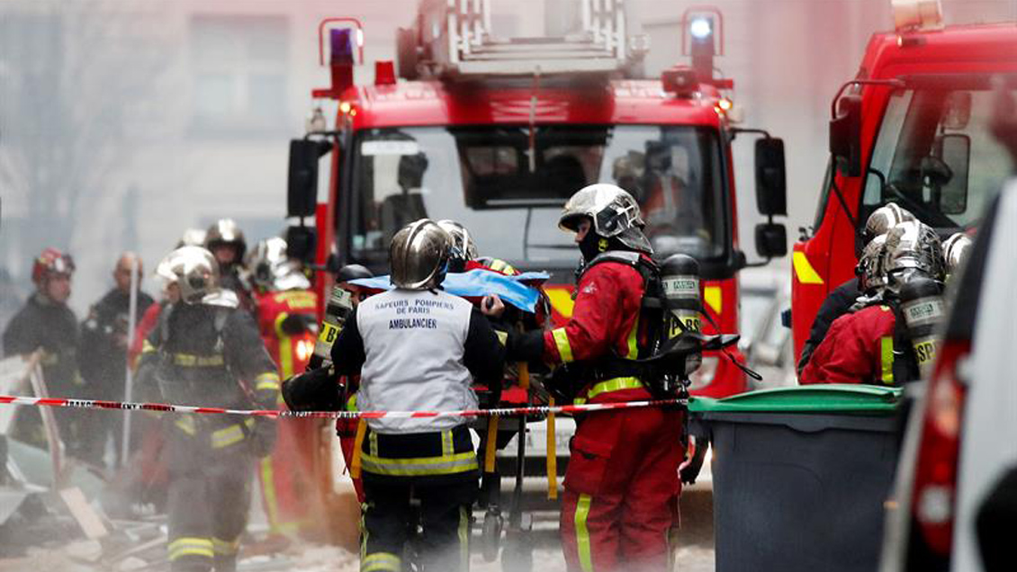 Hallan cuerpo sepultado de una mujer y suben a cuatro los muertos por explosión en París