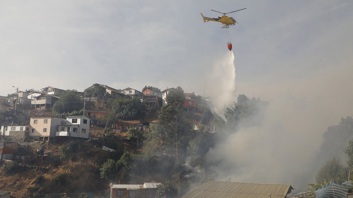 Gobierno traerá dos aeronaves extranjeras para combatir incendios forestales