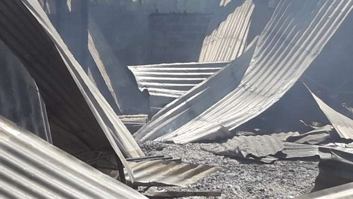 Biobío: Incendio forestal destruyó liceo en Quilleco