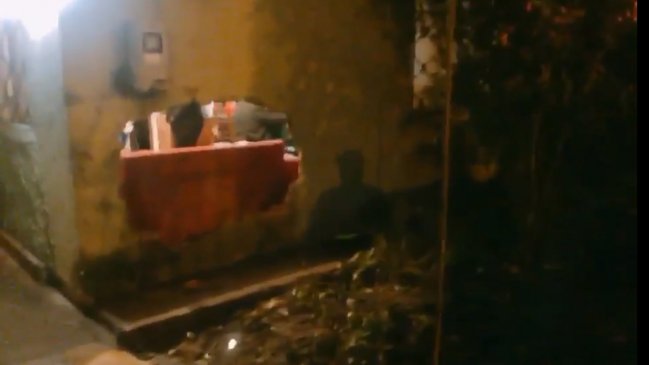 Auto terminó incrustado en una casa tras persecución policial en El Bosque