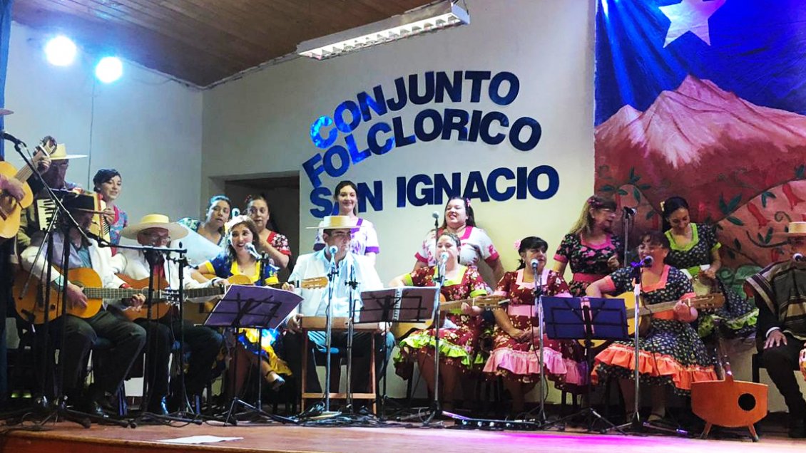 Conjunto folclórico del Ñuble llegará con sus canciones a la costanera de Valdivia