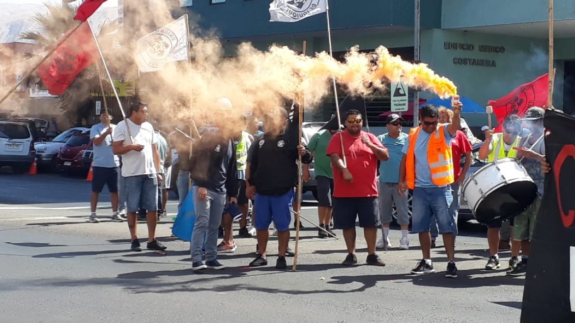 Iquique: Marcha no autorizada de eventuales portuarios terminó con seis detenidos