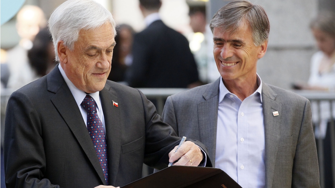 Ministro Valente resaltó beneficios de ley pro consumidor: 