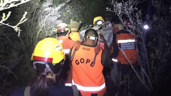 Encuentran con vida a joven extraviado en el cerro La Campana