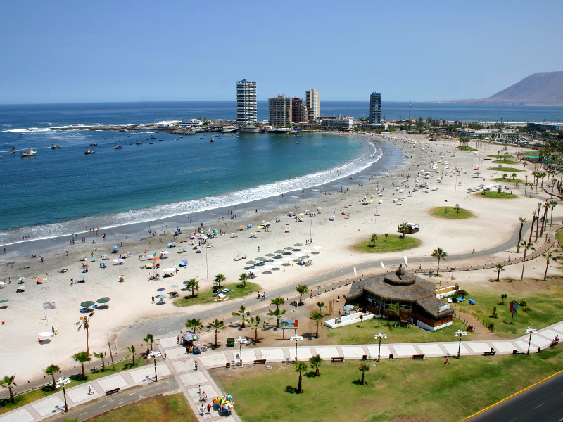 Mojitos de la Playa Cavancha en la mira de la municipalidad