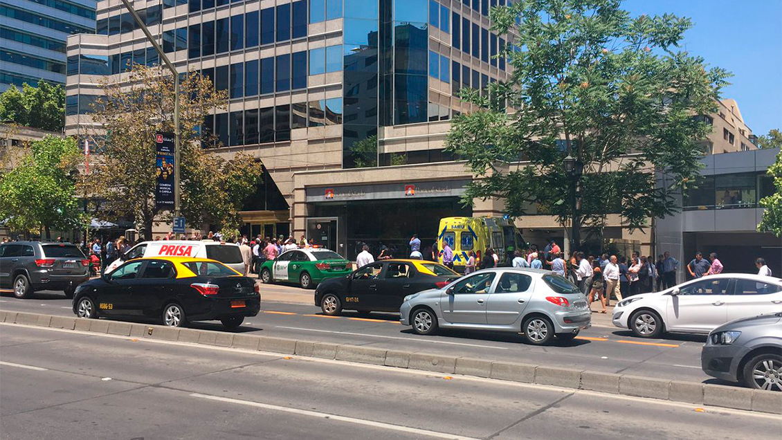 Asaltantes usaron esposas, chaleco antibalas y casco para robar en banco de Apoquindo