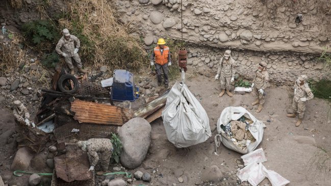 Retiran más de 60 toneladas de basura desde el lecho del río San José de Arica