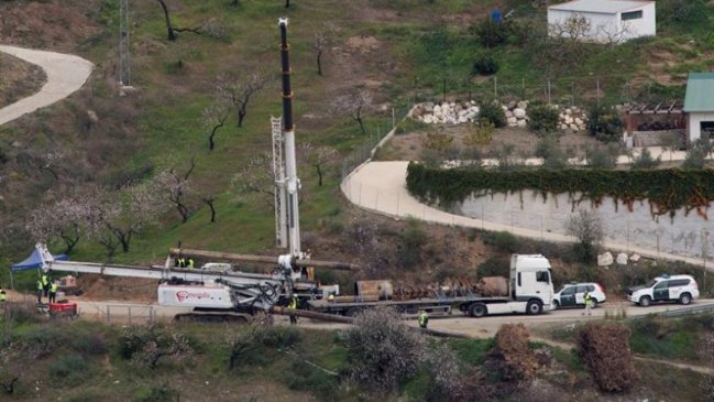 Rescate del niño español atrapado en un pozo tardará al menos 35 horas