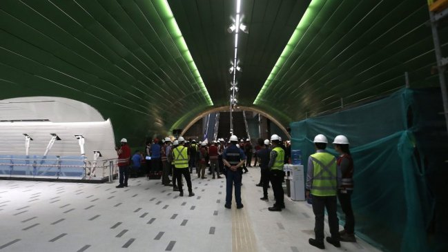 Ministra de Transportes descartó postergar inauguración de la Línea 3 del Metro