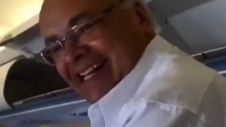 Las bromas de una azafata con Álvaro Salas: 