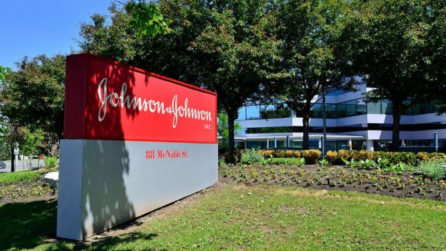 Multan a firma de Johnson & Johnson en 46 estados de EE.UU. por sus implantes de cadera