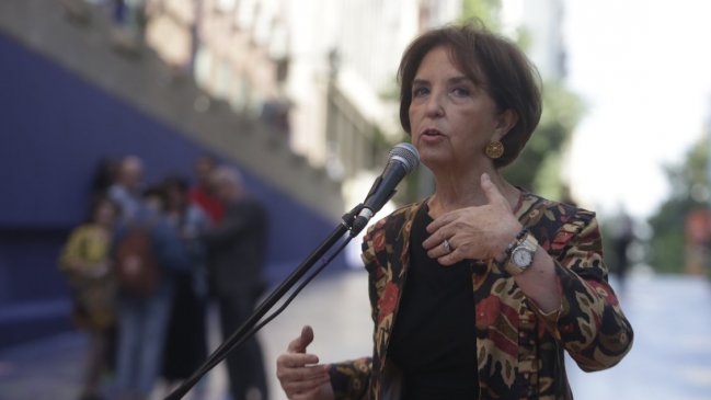 Ministra de Transportes: Existen recursos en regiones, pero se están usando mal