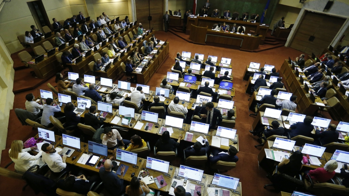 Gobierno enviará proyecto para reducir el número de parlamentarios