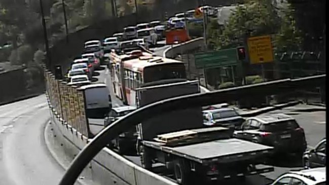 Accidente de tránsito provoca gran congestión en sector de La Pirámide