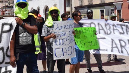   Trabajadores de constructora se manifestaron frente a la Municipalidad de Arica por sueldos impagos 