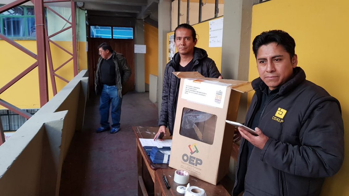 Bolivia realiza inéditas primarias con polémica centrada en postulación de Evo Morales