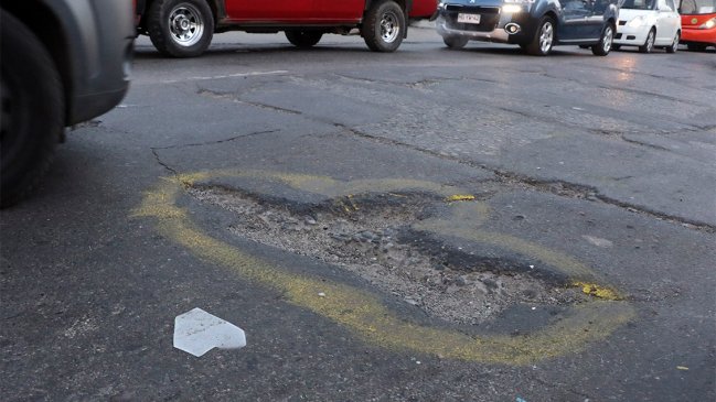 Convenio permitirá a los municipios reparar los hoyos de las calles