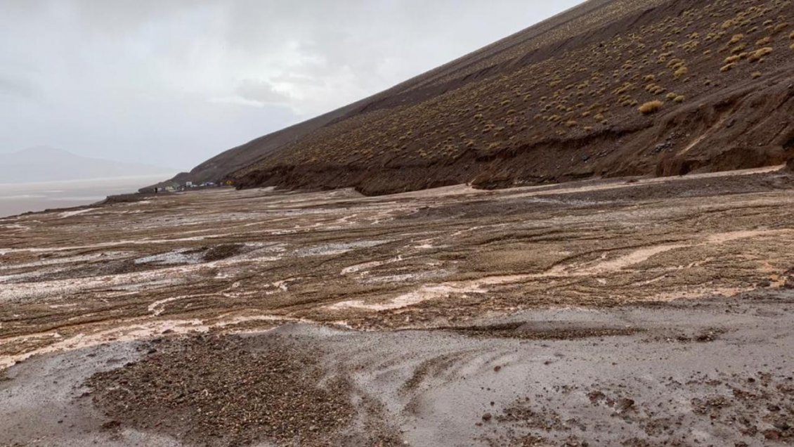 Precipitaciones obligaron a suspender el tránsito cortado en la comuna de Camiña